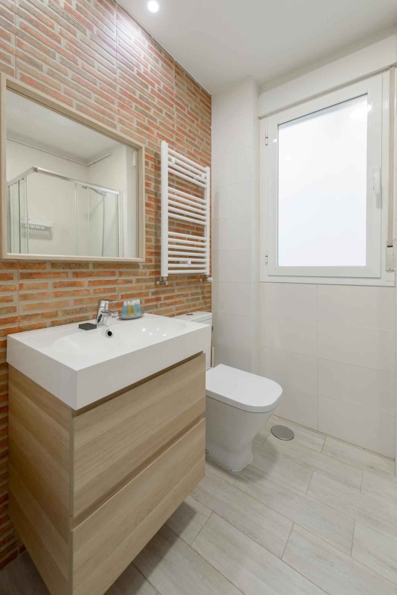 Avila Calle, Precioso Estudio En Santiago Bernabeu-Estrecho En Segundo Piso Sin Ascensor Apartman Madrid Kültér fotó