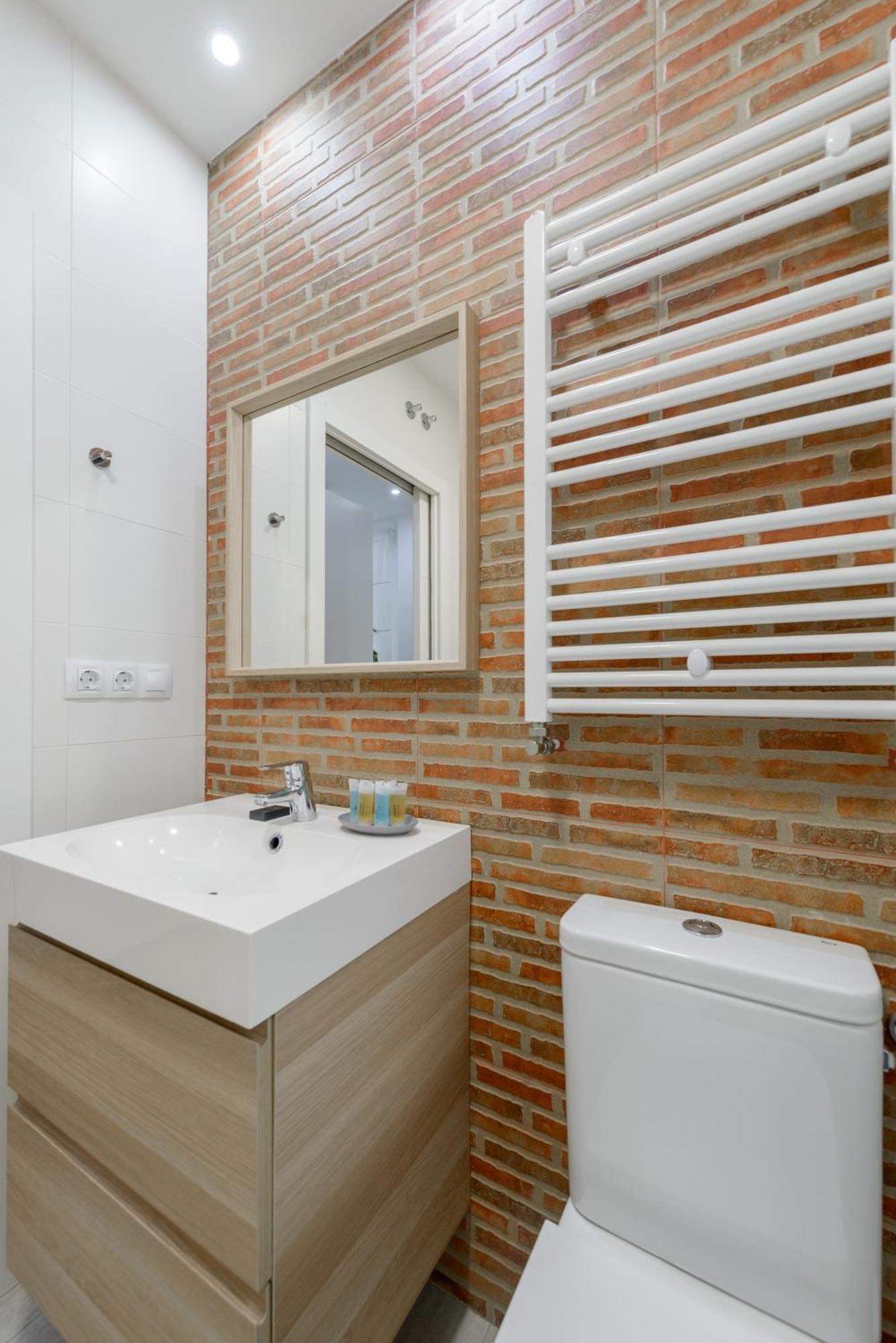 Avila Calle, Precioso Estudio En Santiago Bernabeu-Estrecho En Segundo Piso Sin Ascensor Apartman Madrid Kültér fotó