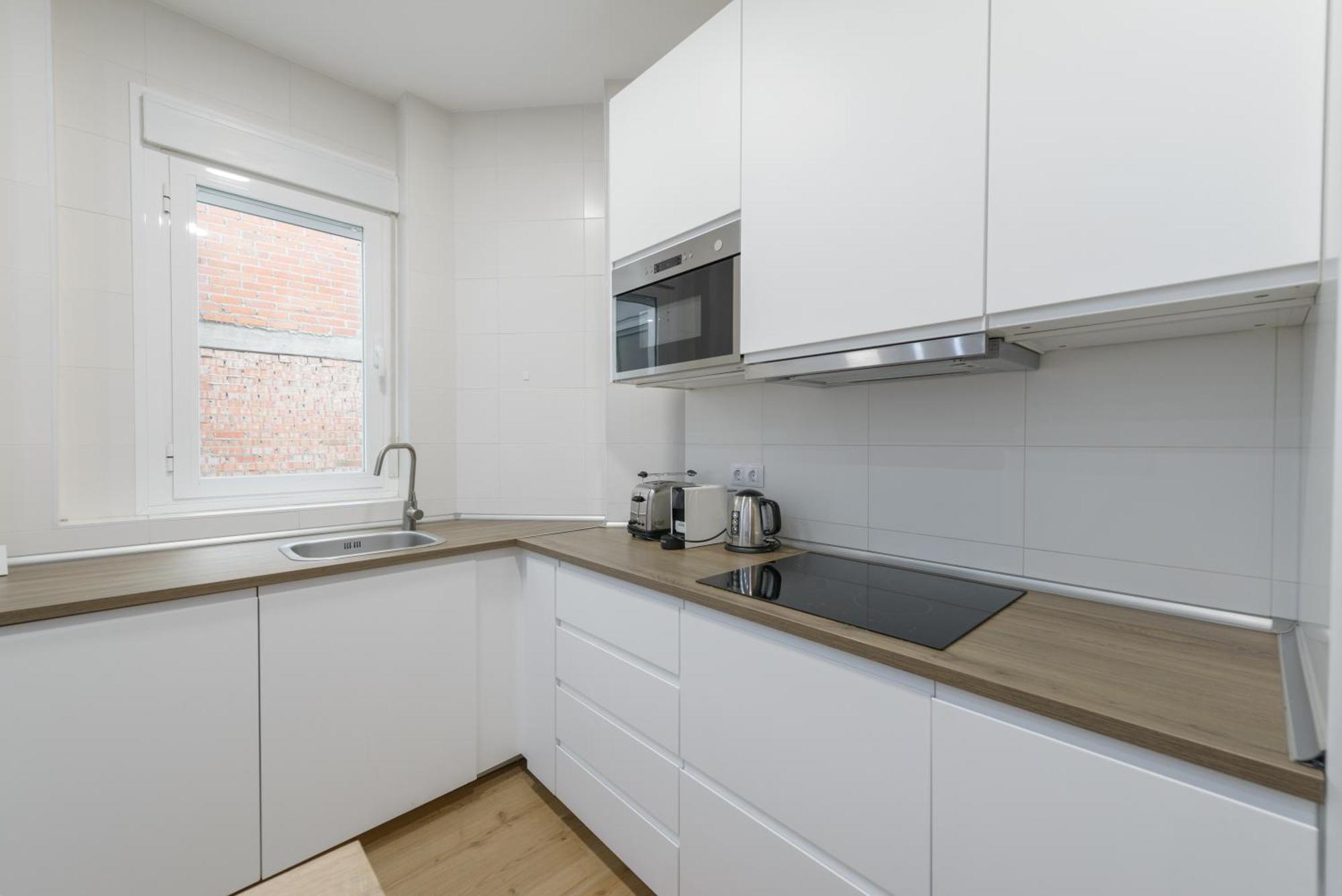 Avila Calle, Precioso Estudio En Santiago Bernabeu-Estrecho En Segundo Piso Sin Ascensor Apartman Madrid Kültér fotó