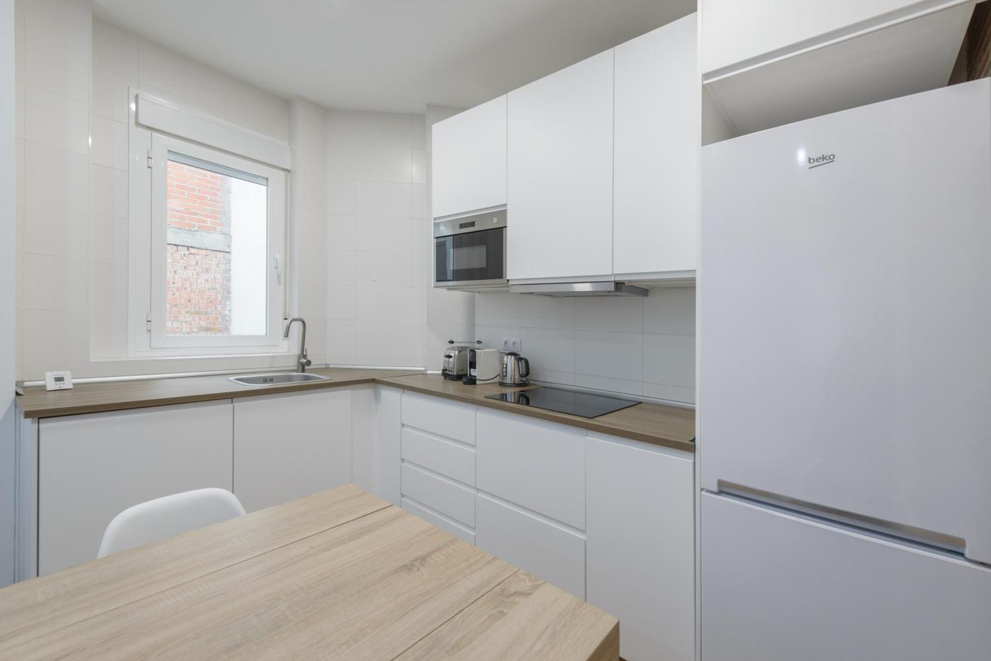 Avila Calle, Precioso Estudio En Santiago Bernabeu-Estrecho En Segundo Piso Sin Ascensor Apartman Madrid Kültér fotó